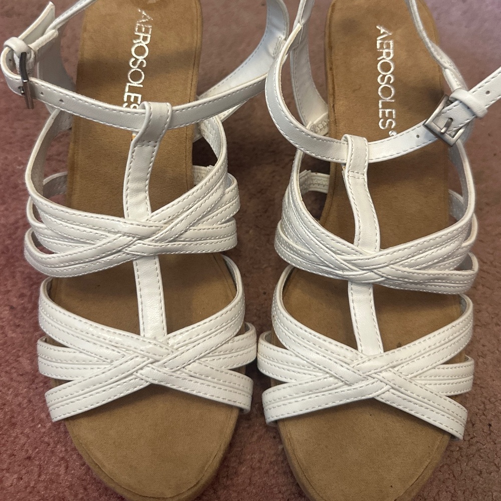 Aerosols sandals